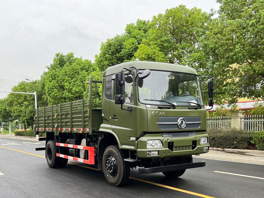 國六-四驅(qū)越野載貨車